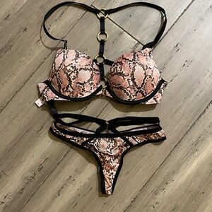 Victoria's Secret Very SexySnake Push-Up Bra Thong Set 32B XS